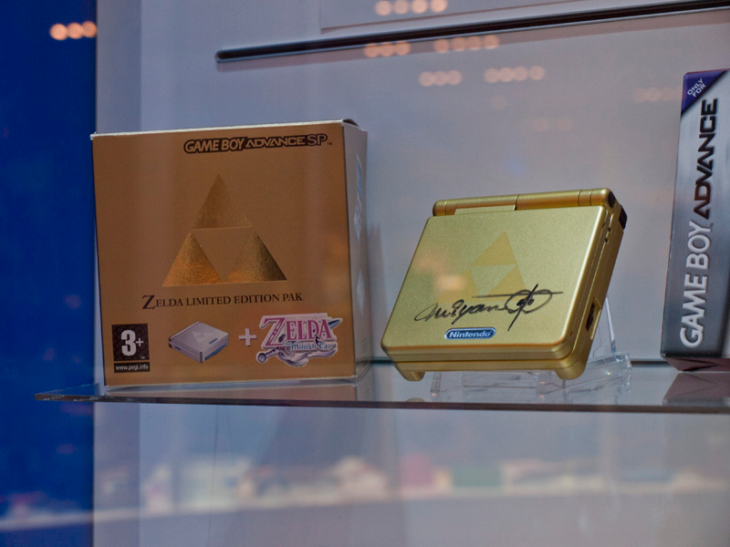 Illustration for article titled 25 Years of Zelda on Display at Nintendo World